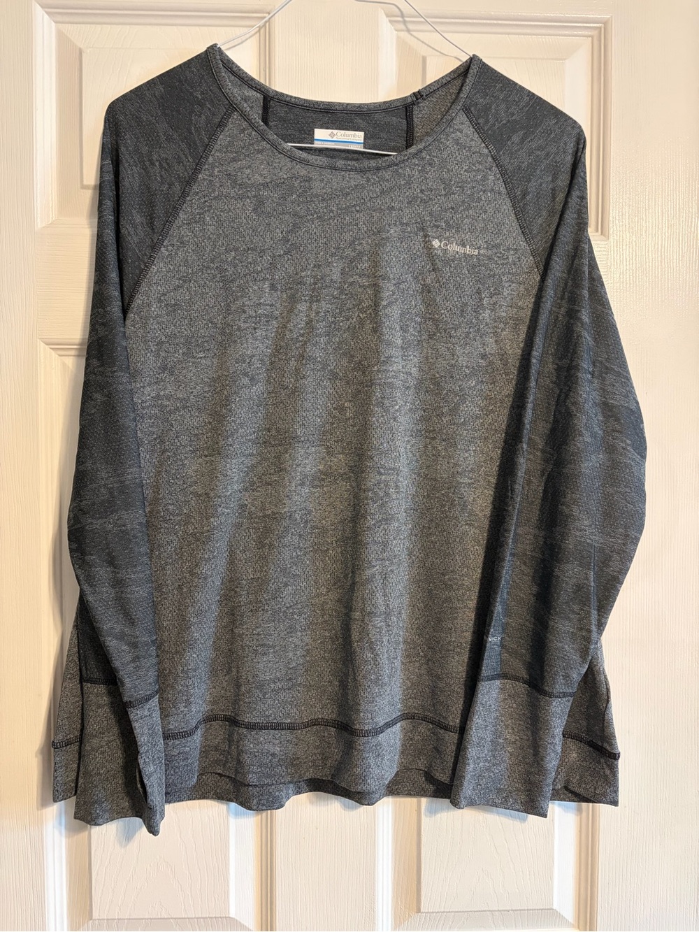 Columbia Plus Size 1X Adventura Hiking Tee Grey Long Sleeve Dark Gray Sleeve top